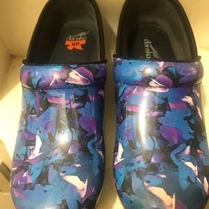 Dansko Xp women’s size 39 8 1/2 -9